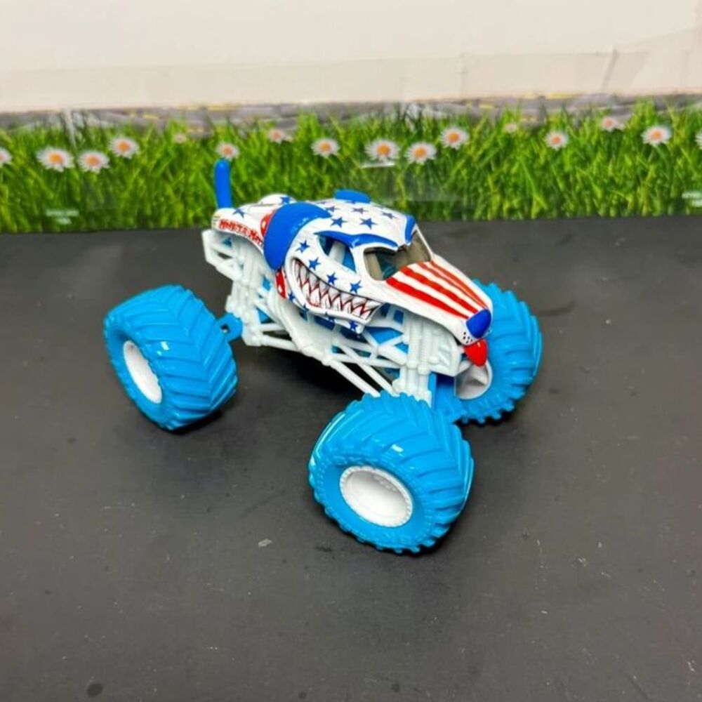 Custom Monster Jam Monster Mutt Dalmatian Stars & Stripes New 2026 Series 2